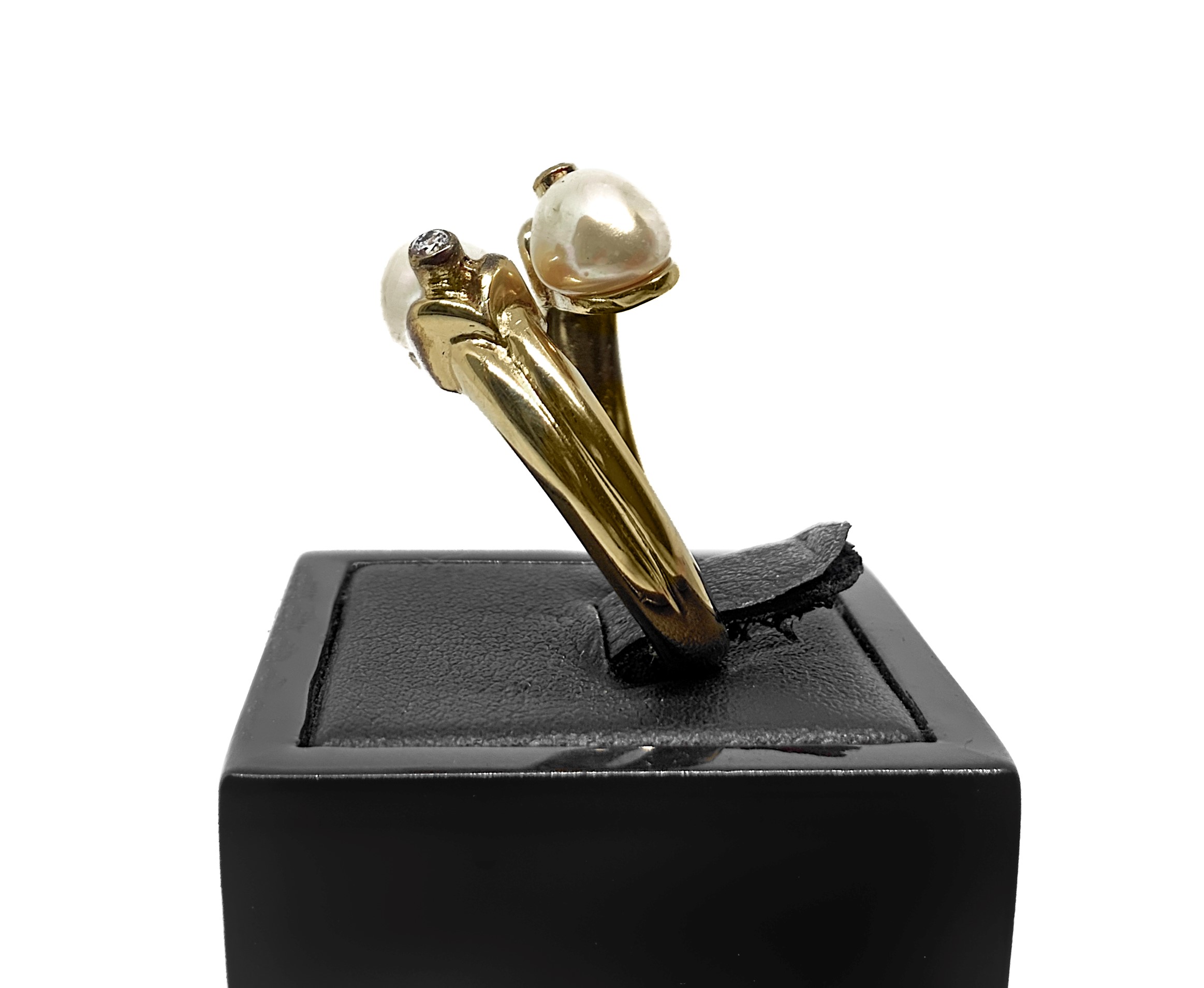 Anello in oro e perle