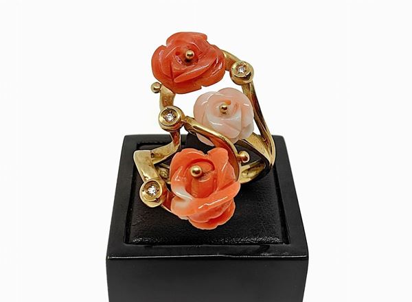 Gold ring with coral