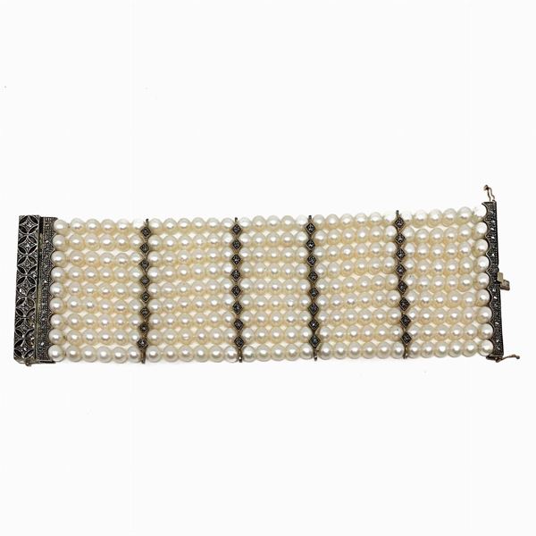 Bracelet with pearls