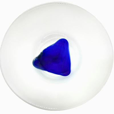 Piccolo Centrotavola in Vetro Satinato con Decoro Triangolare al Centro nei Toni del Blu