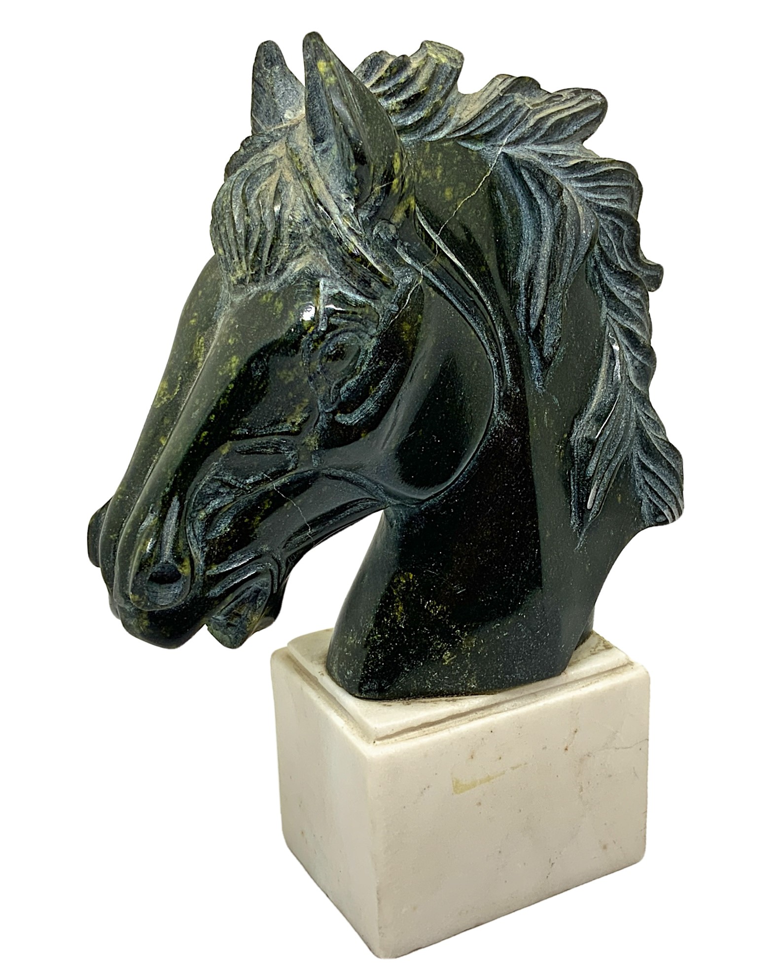 Testa di cavallo con base in marmo.