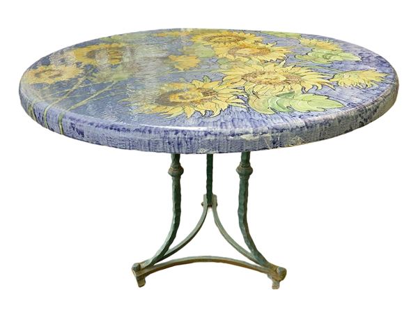 Round lava stone table 
