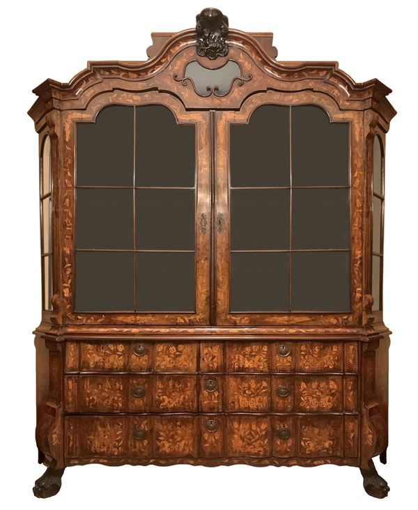 Important fully inlaid Dutch crystal cabinet, with two upper doors with glass and six drawers at the base.
