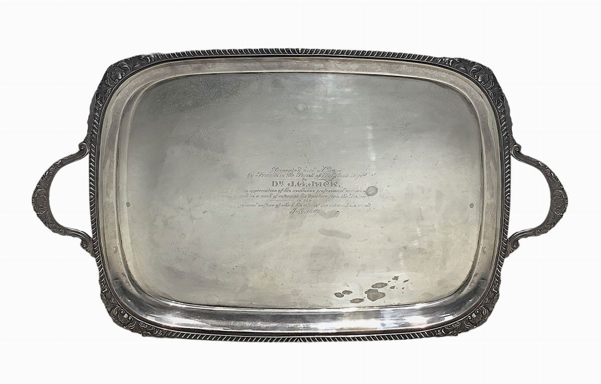 Vassoio rettangolare con manici in silver plate