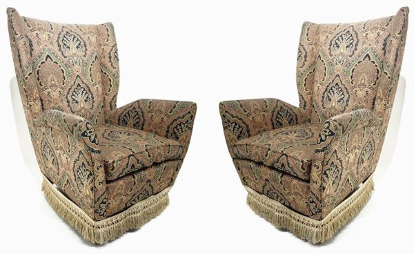 ISA Bergamo Industria Salotti e Arredamenti - Dis. Gio Ponti. 1950s. Pair of armchairs with wooden structure upholstered in fabric