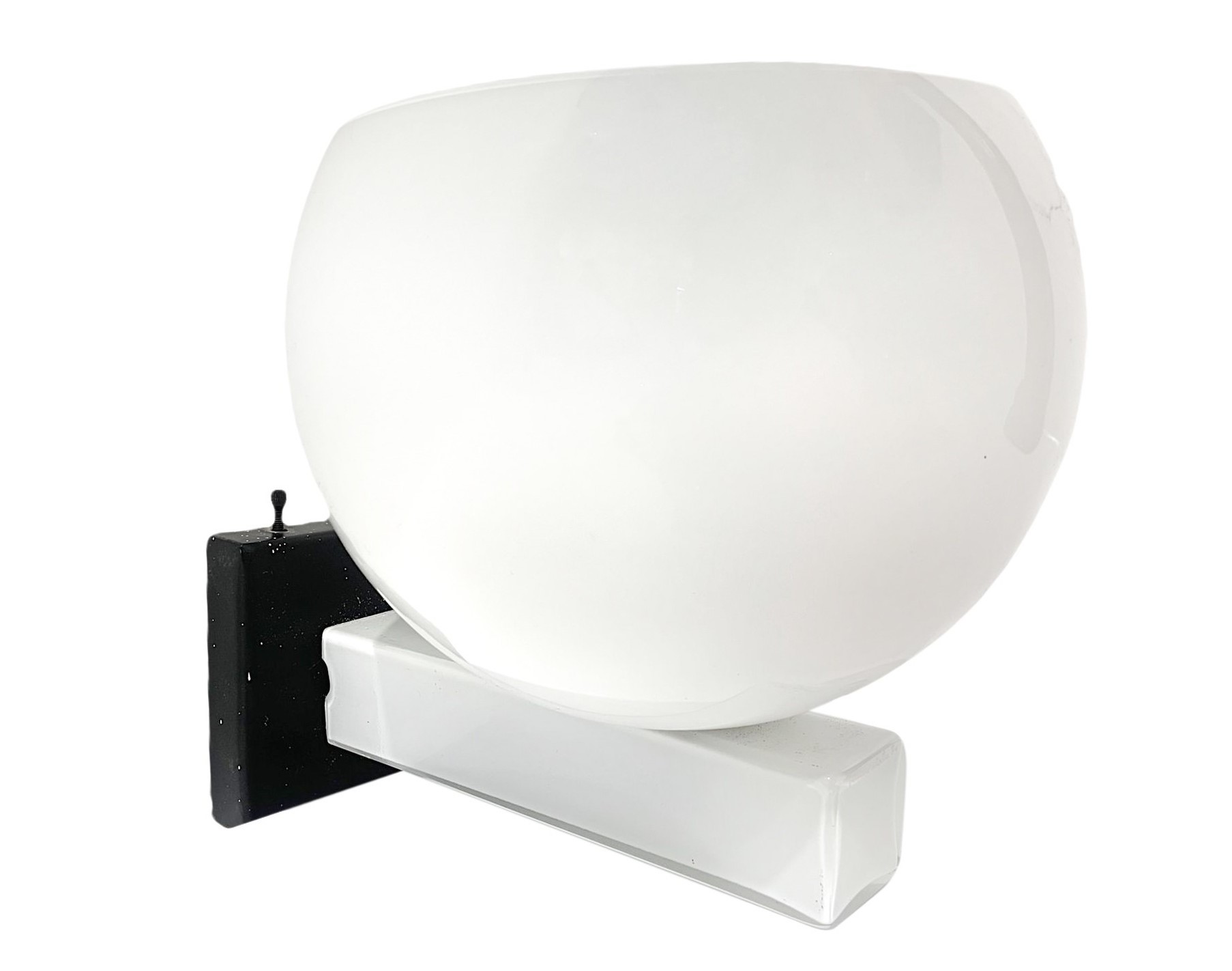 Lampada da parete in vetro lattimo