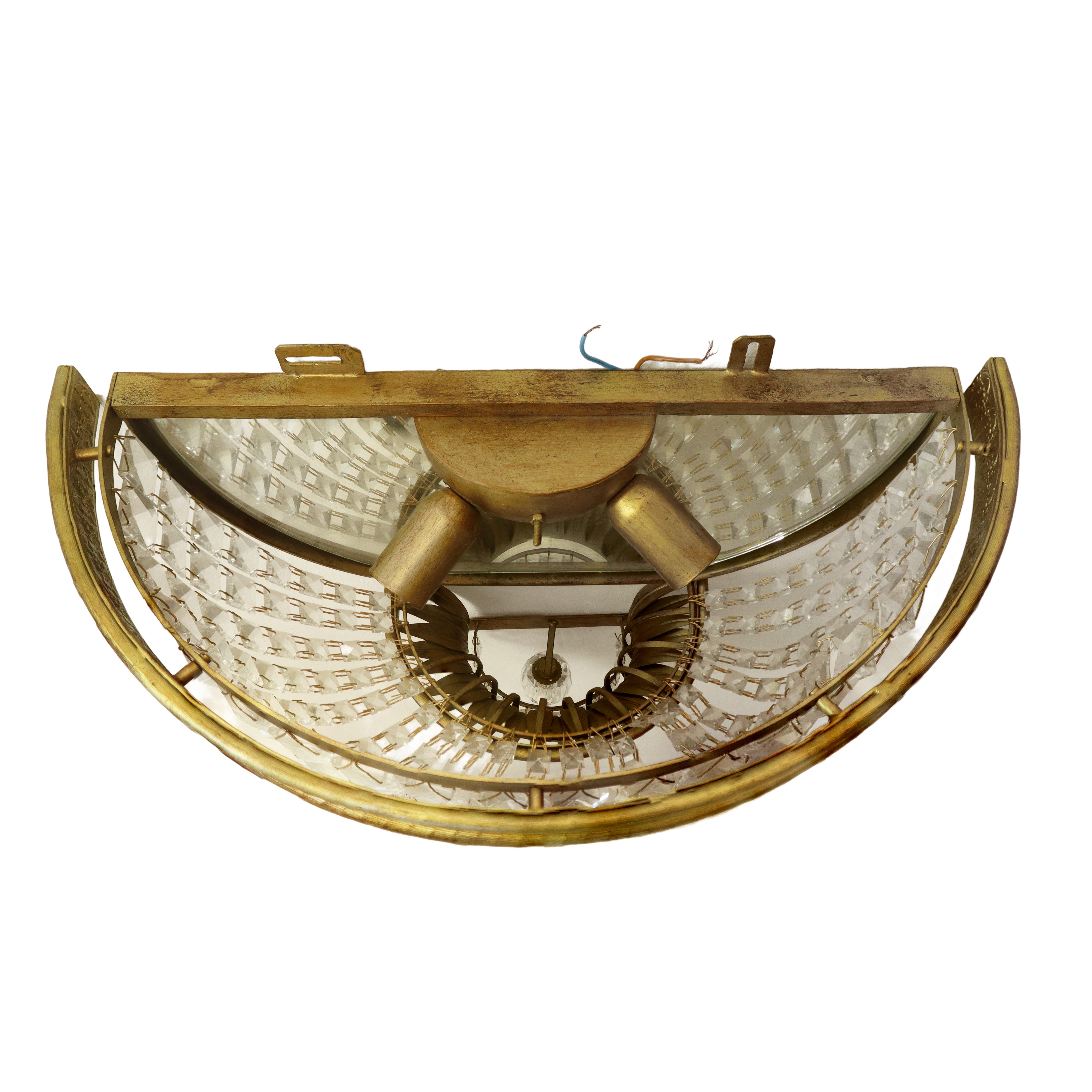 Coppia di appliques in metallo dorato e cristalli