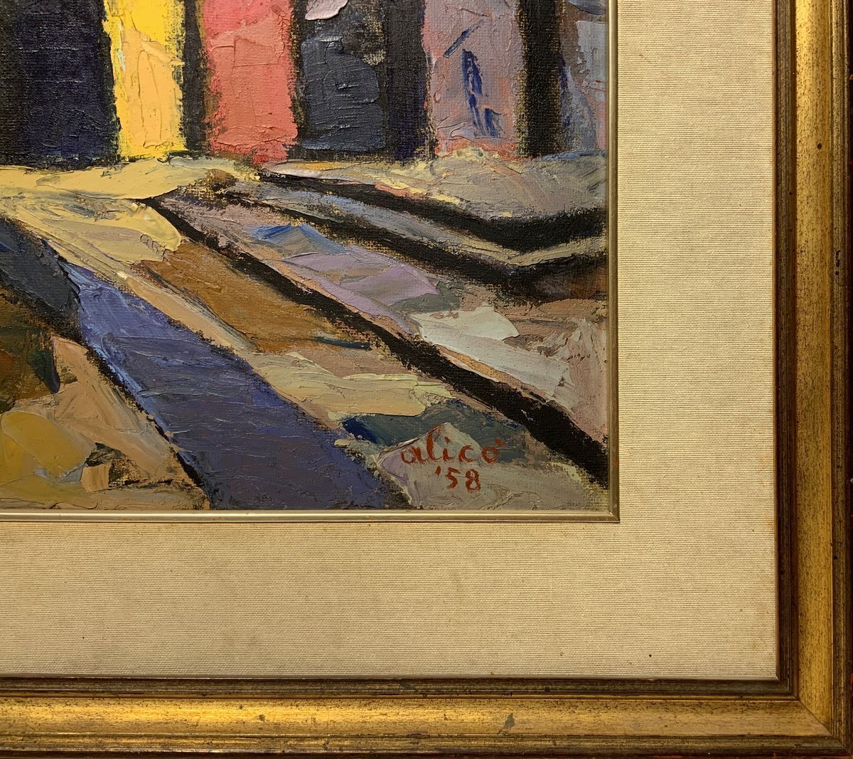 Strada di paese con case (Aci Sant'Antonio) ed Etna in prospettiva.