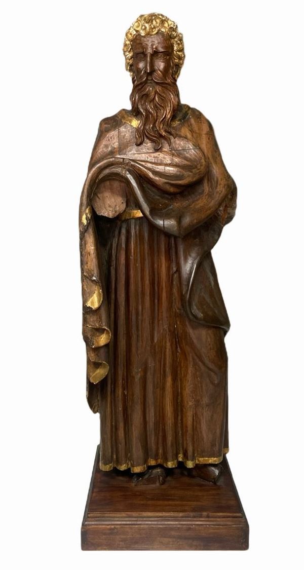 Statua raffigurante Mos&egrave;, XVI secolo. In legno massello e oro. Presenti mancanze a mani e piedi. H cm 121, con base H cm 130 , base cm 42x42.