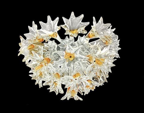 Venini, Esprit model, surface-mounted lamp, chromed metal structure, elements phytomorphic glass and inclusions in the straw colored tones. Diameter 60 cm, h 35 cm, 12 lights