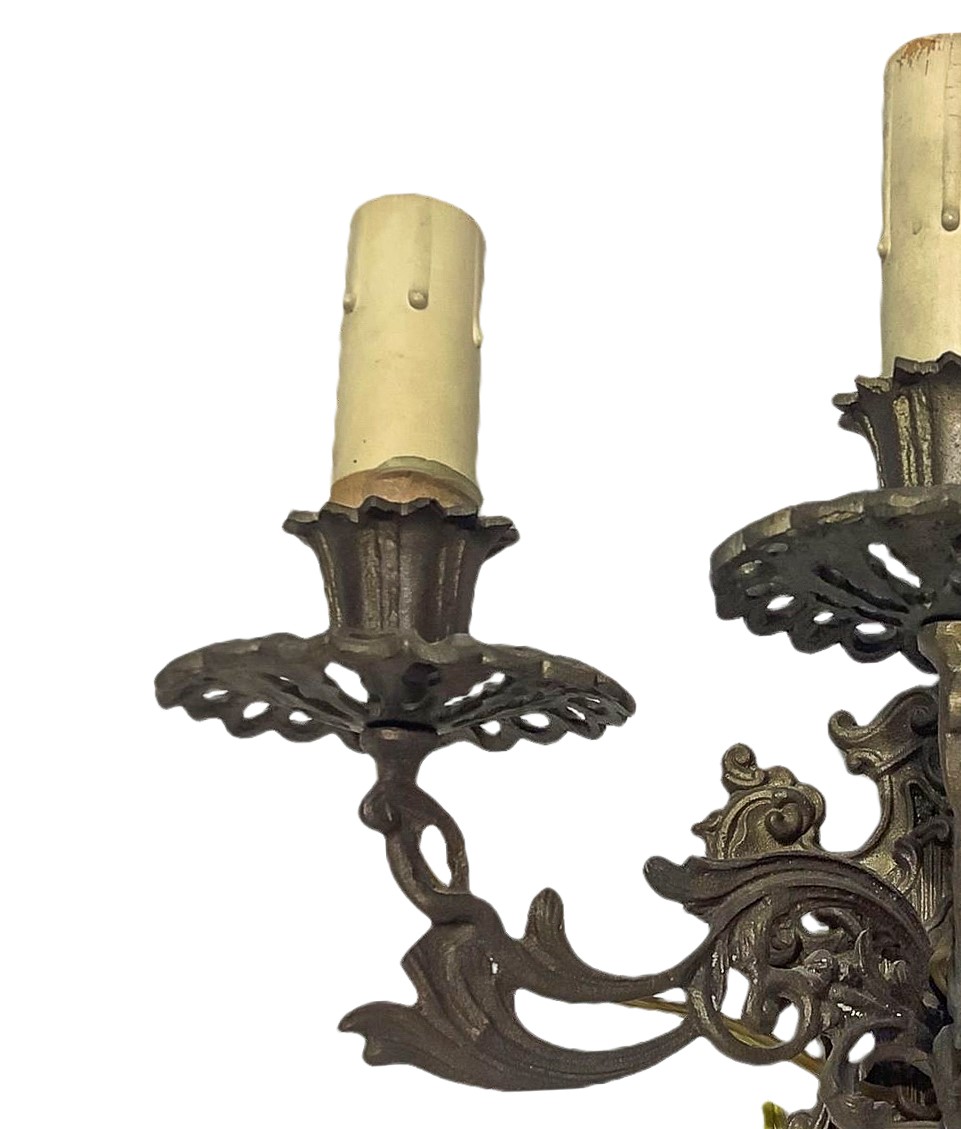 Coppia di appliques in bronzo dorato a tre luci