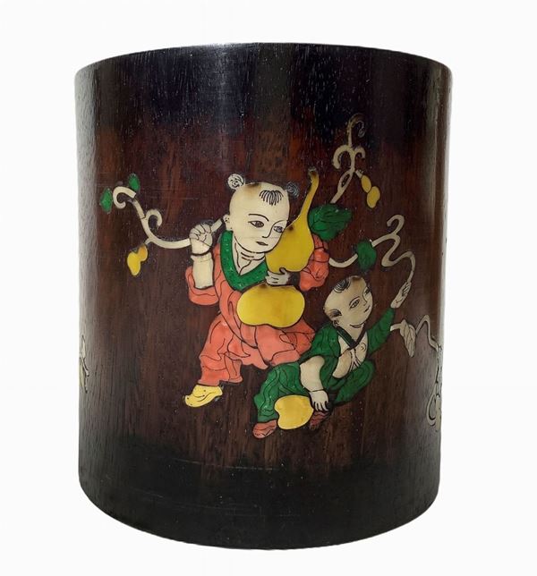 Wooden container with oriental figures