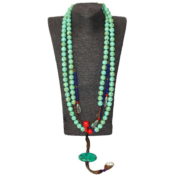 Green stone necklace with pendants, Qing Dynasty