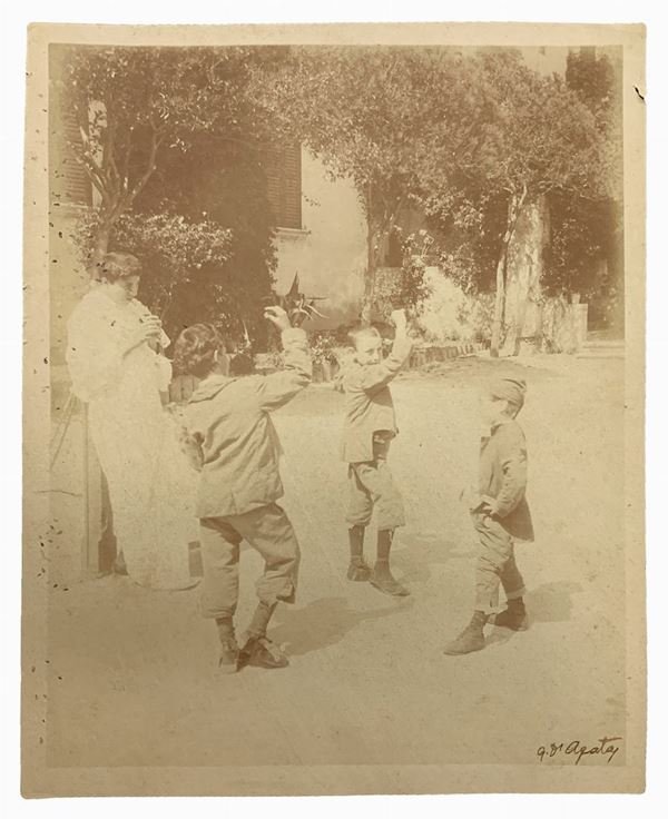 Gaetano D'Agata - Little boys dancing with flute player