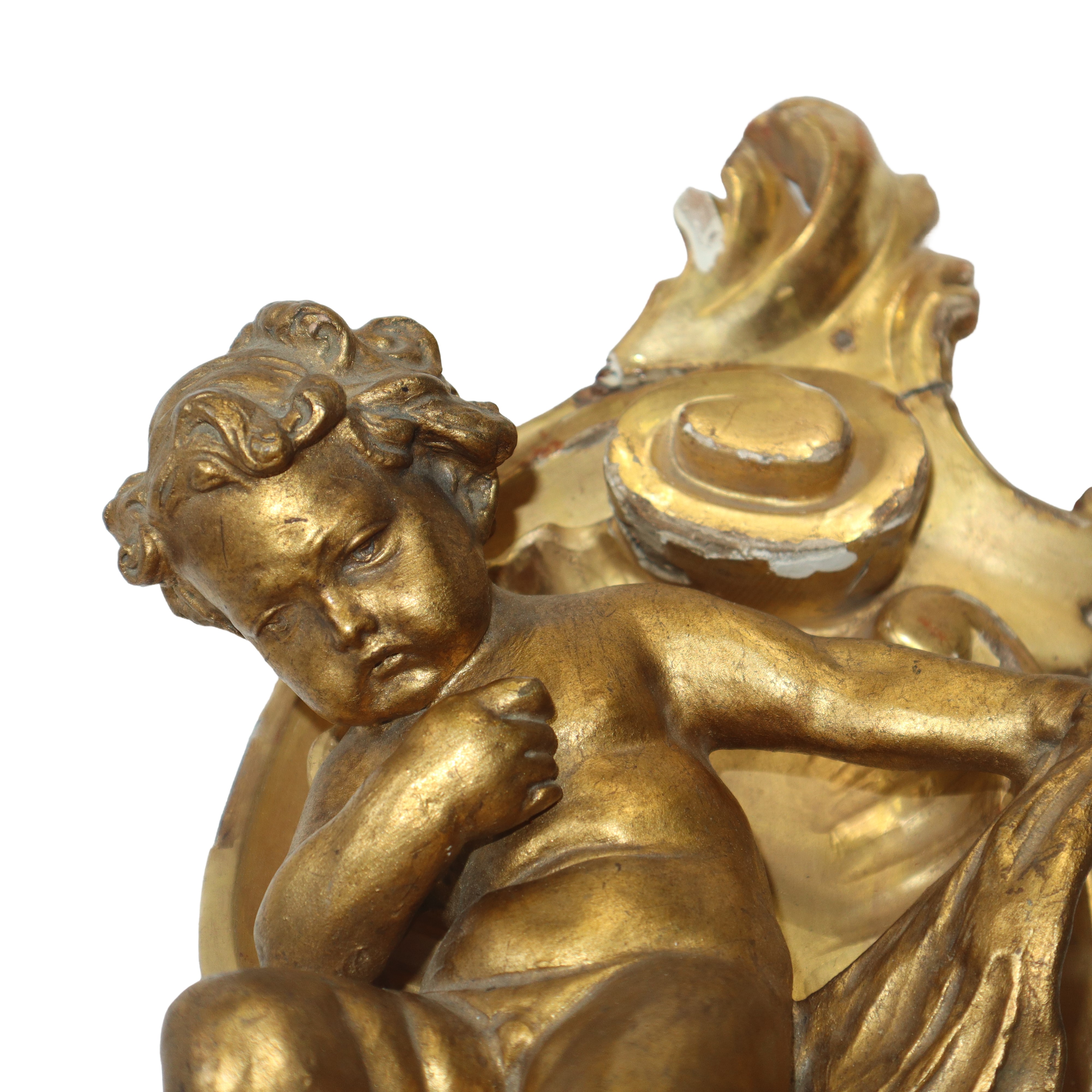 Putto in Terracotta Dorata a Foglia in Conchiglia di Legno Dorato