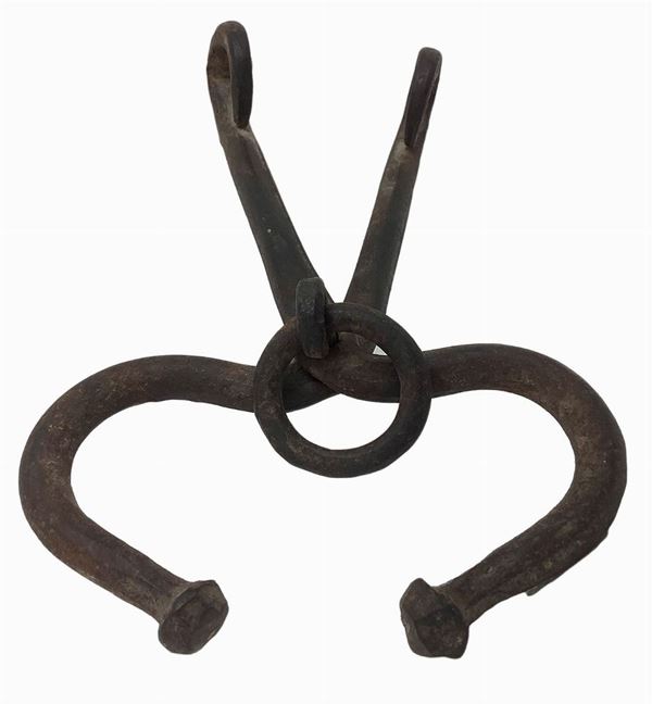 Gruppo n. 6 di chiavi antiche in ferro (Fine XIX secolo) - Asta  Antiquariato e Dipinti - Casa d'aste La Rosa