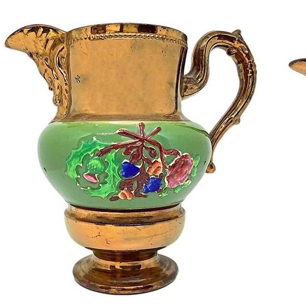 Group of three jugs in polychrome majolica, Malta