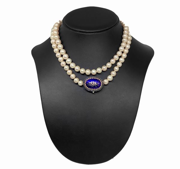 Pearl necklace