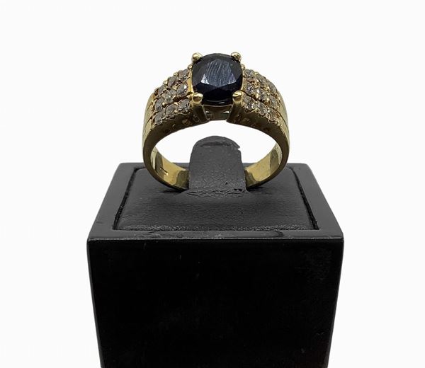 Yellow gold ring