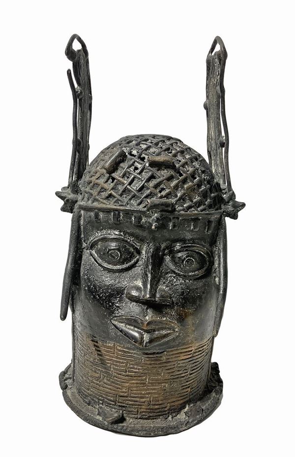Testa in bronzo