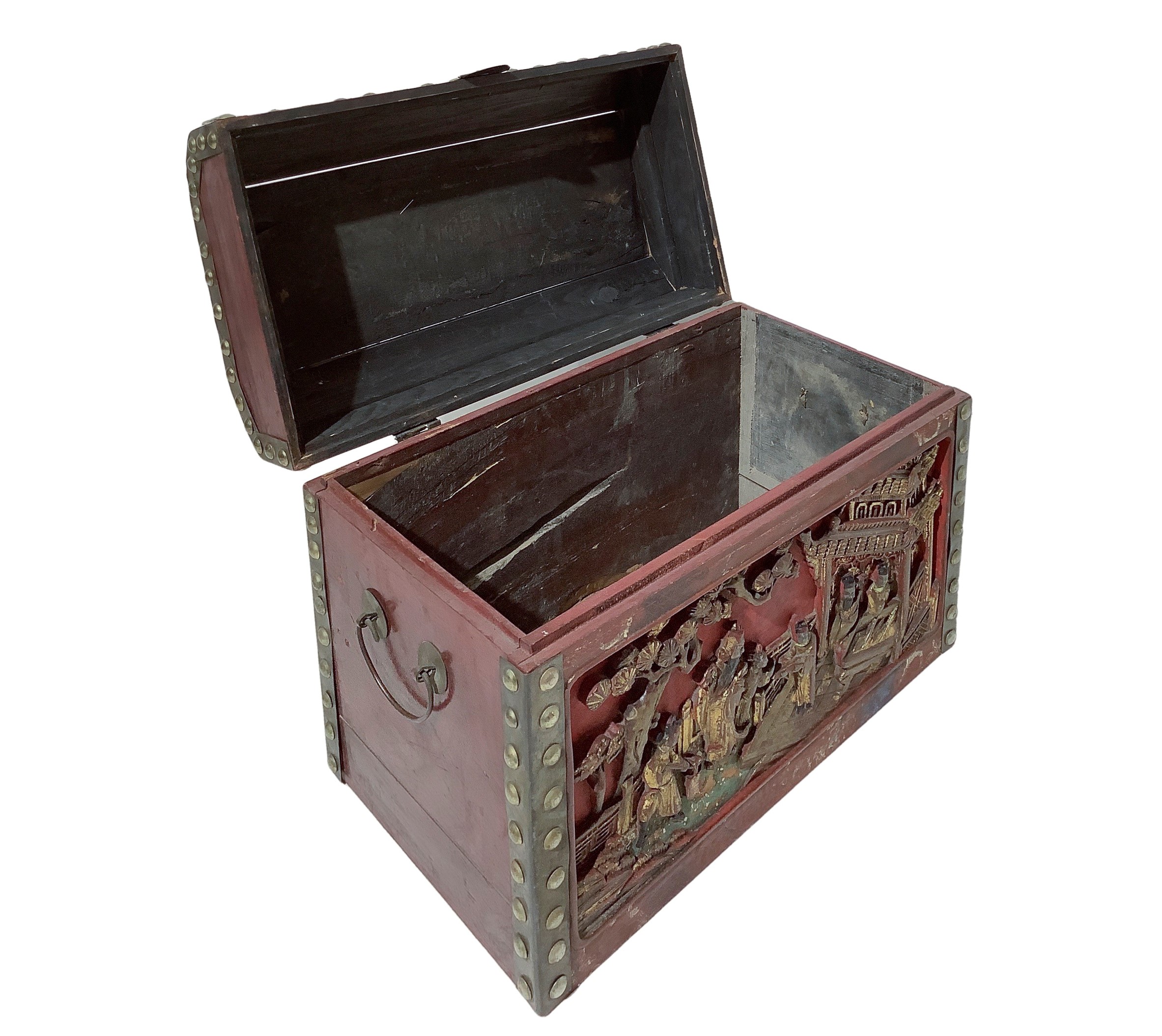 Scatola in legno laccato rosso