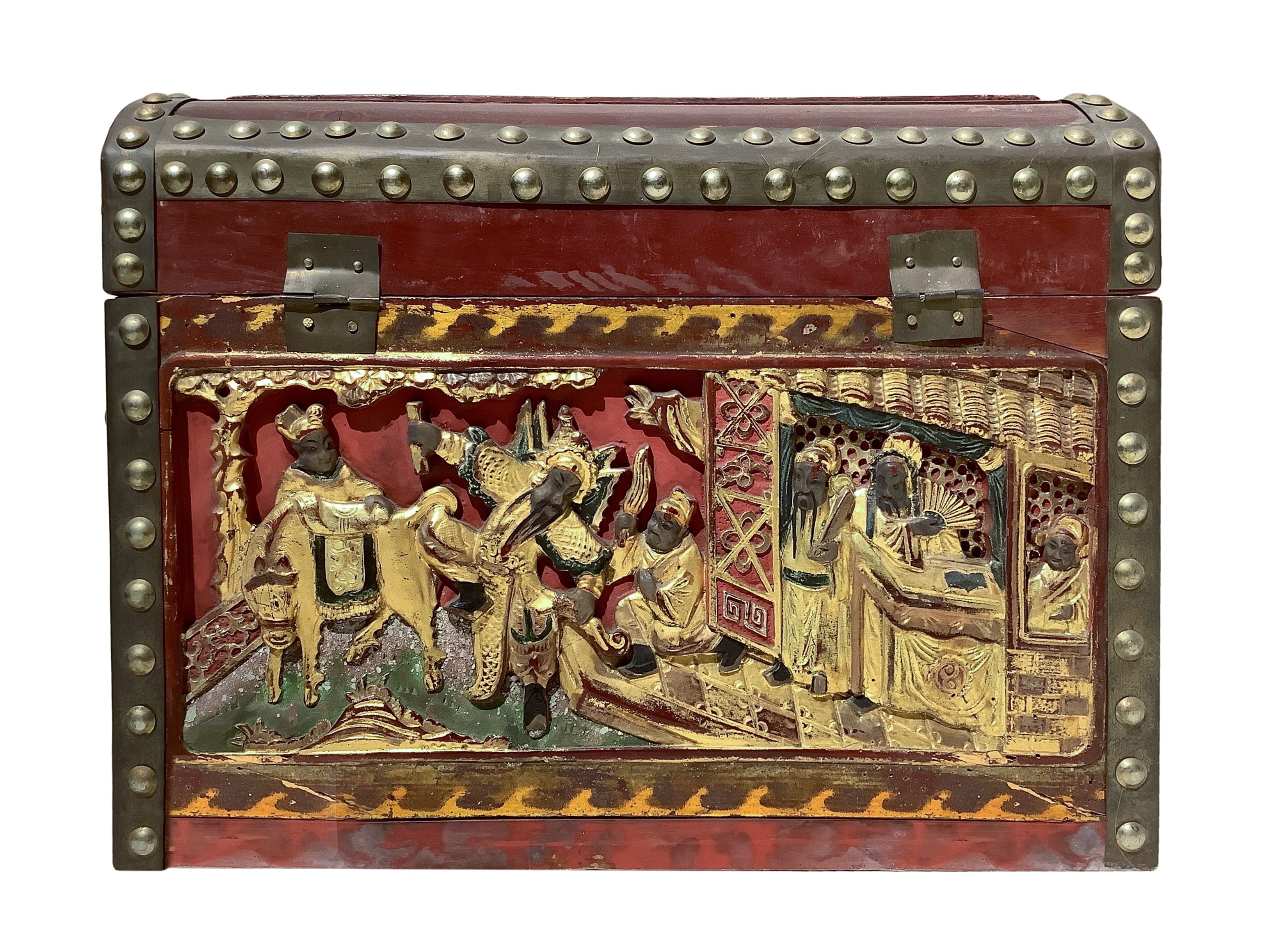 Scatola in legno laccato rosso