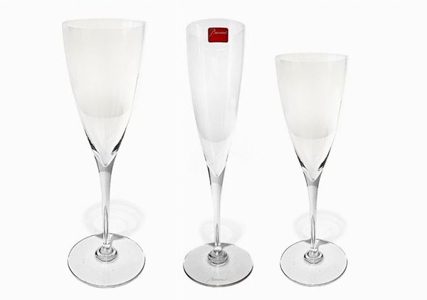 Baccarat,  servizio bicchieri Dom Perignon. Composto da 24 flute: 8 flute champagne, 8 acqua, 8 vino .
 Consegnati 9 flute,10 acqua e 12 vino