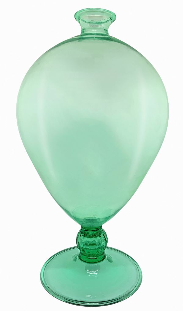 Venini, modello Veronese, Vaso, anno 92â€™, colore verde trasparente. 