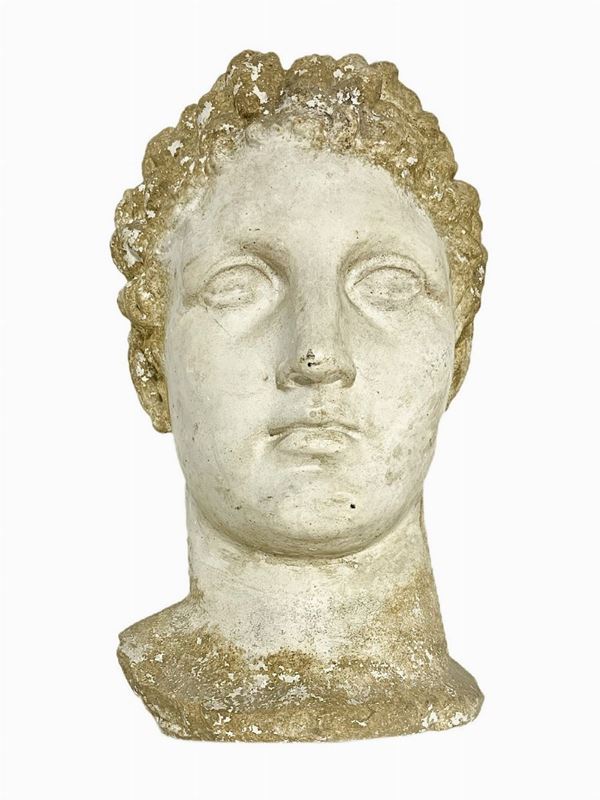 Head in early 16th century statuary marble. XVI century,
36 cm, 17x20 cm base
