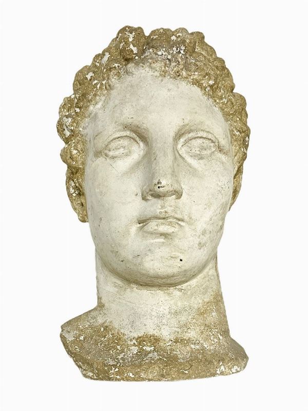 Testa in marmo bianco statuario del XVI secolo. XVI secolo,
Cm 36, base cm 17x20