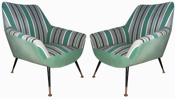 Minotti, disegno  di Gigi Radice, anni â€˜50. Coppia di poltrone e ottoman struttura in legno. piedi in metallo laccato e ottone rivestimento ... 