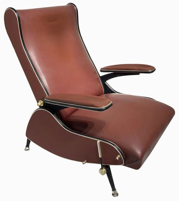 Mascagni. Anni â€˜50. Coppia di poltrone struttura in metallo laccato, rivestimento in sky. dettagli in ottone. 

Cm 92x70x60