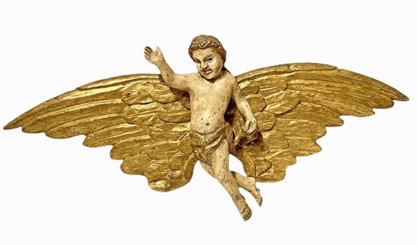 Scultura con angelo policromo in legno laccato e dorato a foglie, XVIII secolo. Cm 32x74