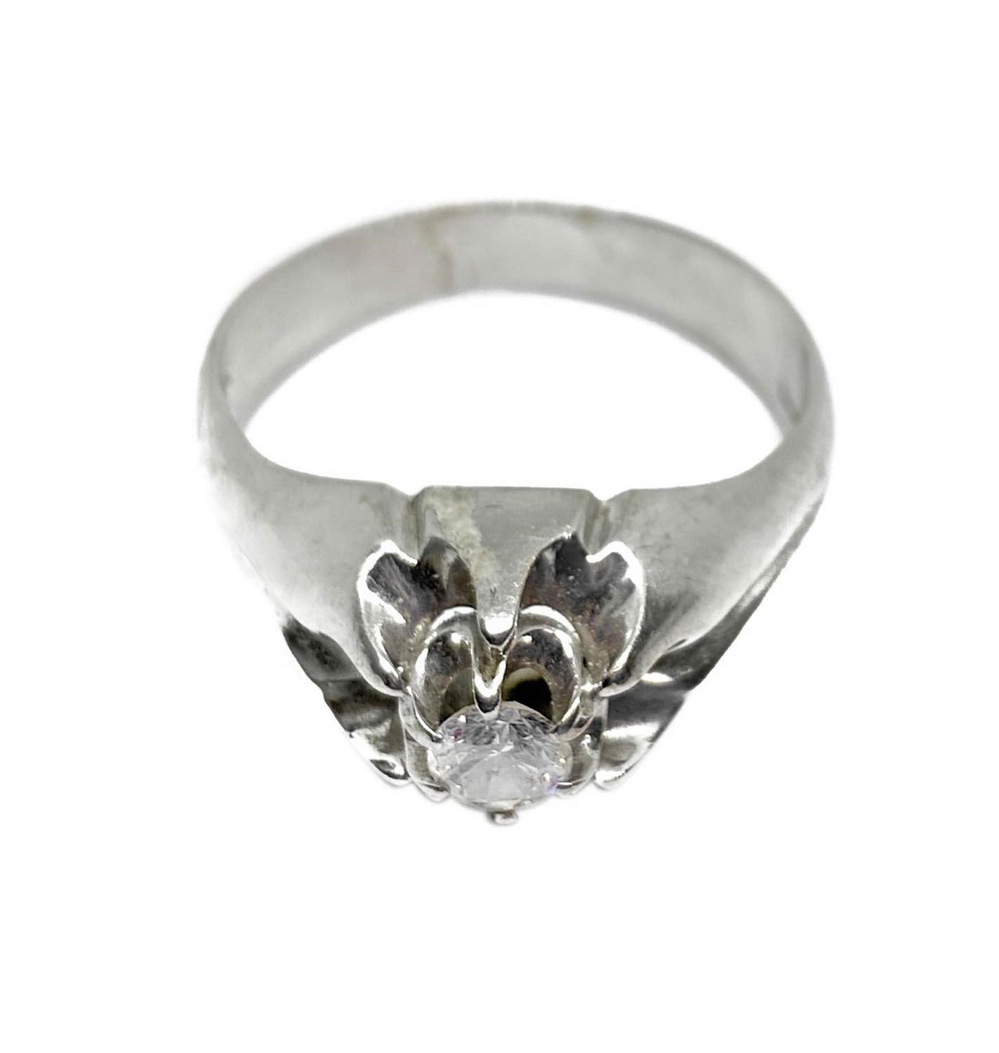 Anello in oro bianco con solitario