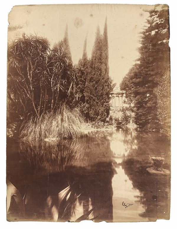 Wilhelm von Gloeden (1856-1931), vintage photo print on salted paper depicting "Villa Tasca Palermo", c 1910. signed on the lower right corner and numbered "151" and hallmarked on the back. Cm 39x29. Present of foxing stains

"Wilhelm Von Gloeden was a German-born photographer who spent most of his life in Sicily, specifically in Taormina, a city that he chose as a second home. It was the youth health issues to take in the peninsula. Specifically, the choice of Taormina is linked dreamy ideal 
