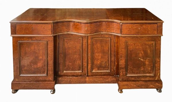 Low sideboard in 19th century mahogany with two bodies, two side doors plus two central. XIX century, flat onion foot and three ...