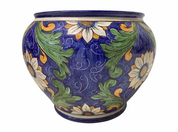 Large cachepot in polychrome majolica from Caltagirone
