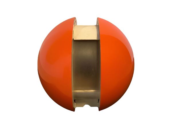 Modello Gea, lampada da tavolo di forma sferica in plastica termoformata nei toni dell'arancione e bi [..]