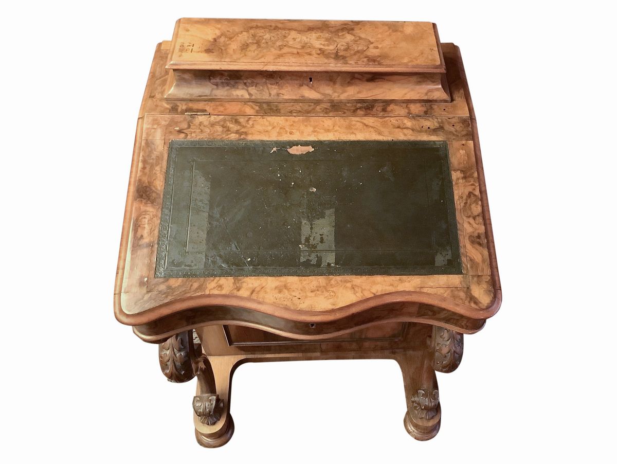 Mobile Davenport in Legno e Radica di Noce