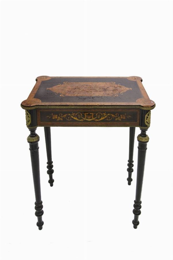 Tavolinetto da lavoro in bois the roses e legno nero ebanizzato, Napoleone III.