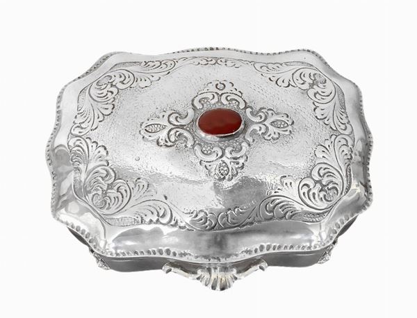 Silver jewelry box with carnelian on the lid
