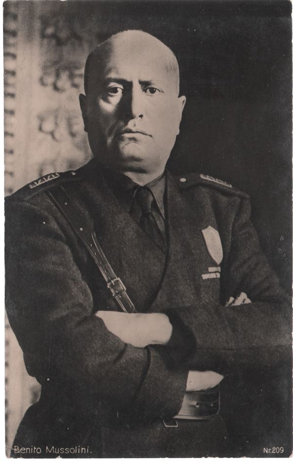 Cartolina fotografica di Mussolini