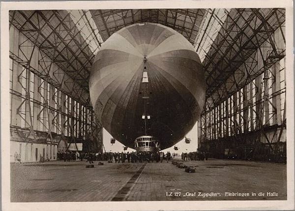 LZ / 27 Graf Zeppelin photo postcard