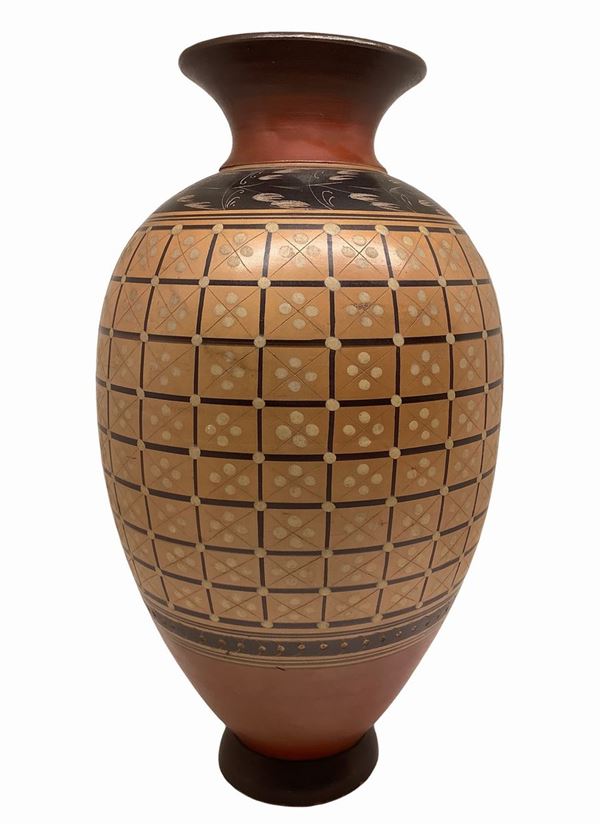 Majolica vase