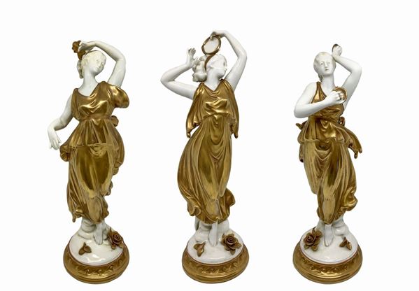 Capodimonte - N.3 Statuine in porcellana bianca e dorata raffiugranti donne danzanti