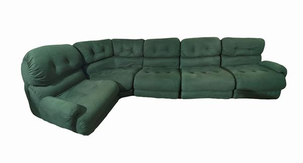 Modular sofa with 5 elements, one of which is angular