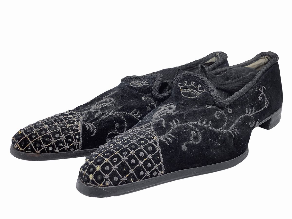 Scarpe pantofole d'epoca, ricamo, Inizi XIX secolo