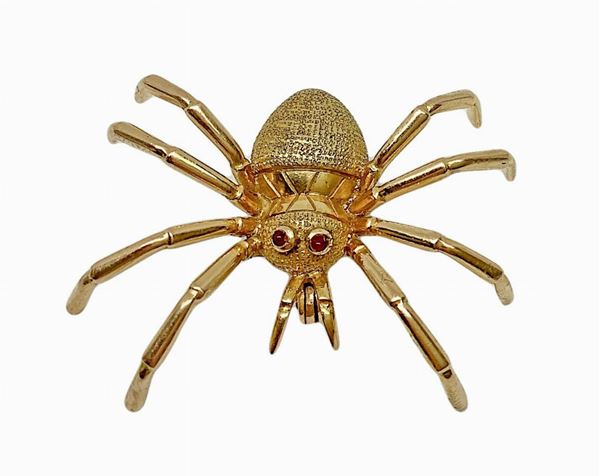 Spider-shaped gold brooch