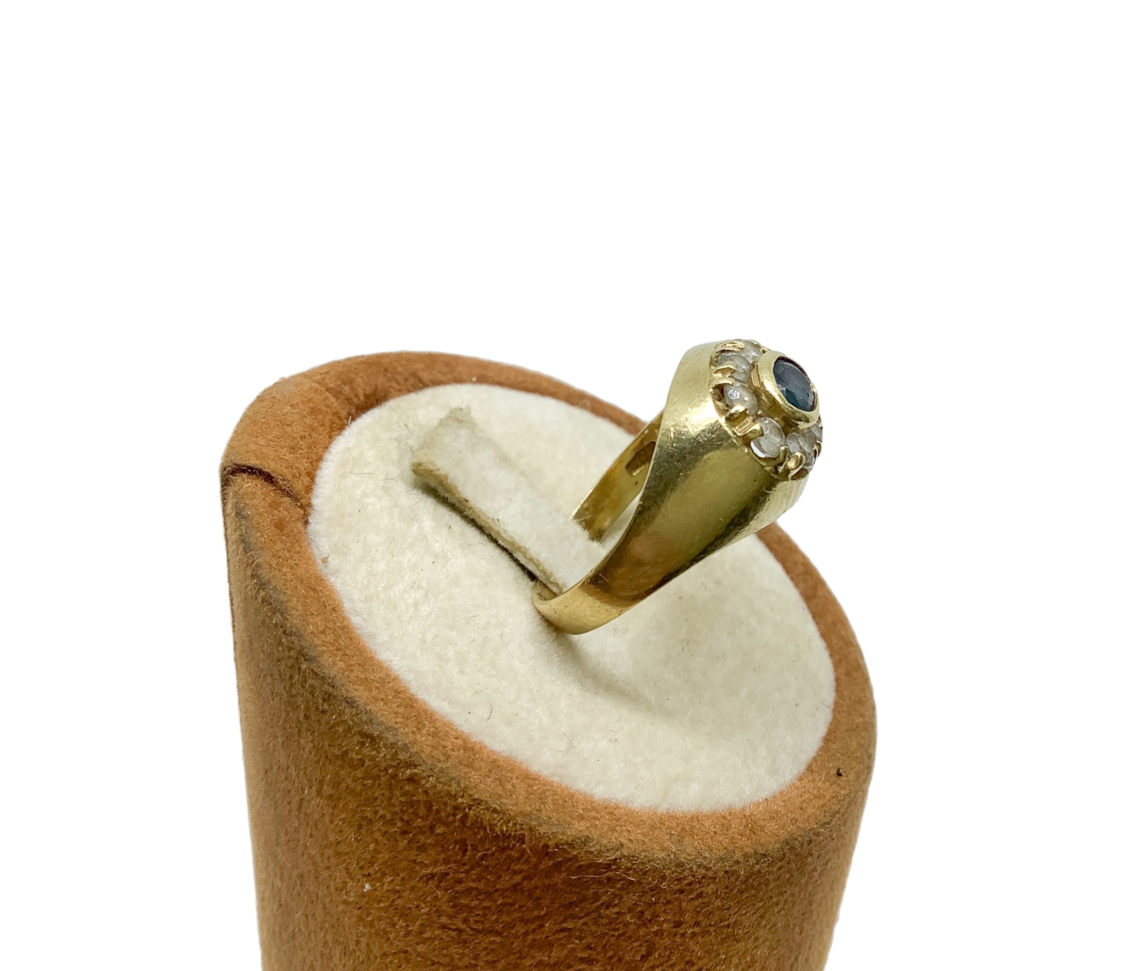 Anello in Oro Giallo con Zaffiro e Diamanti