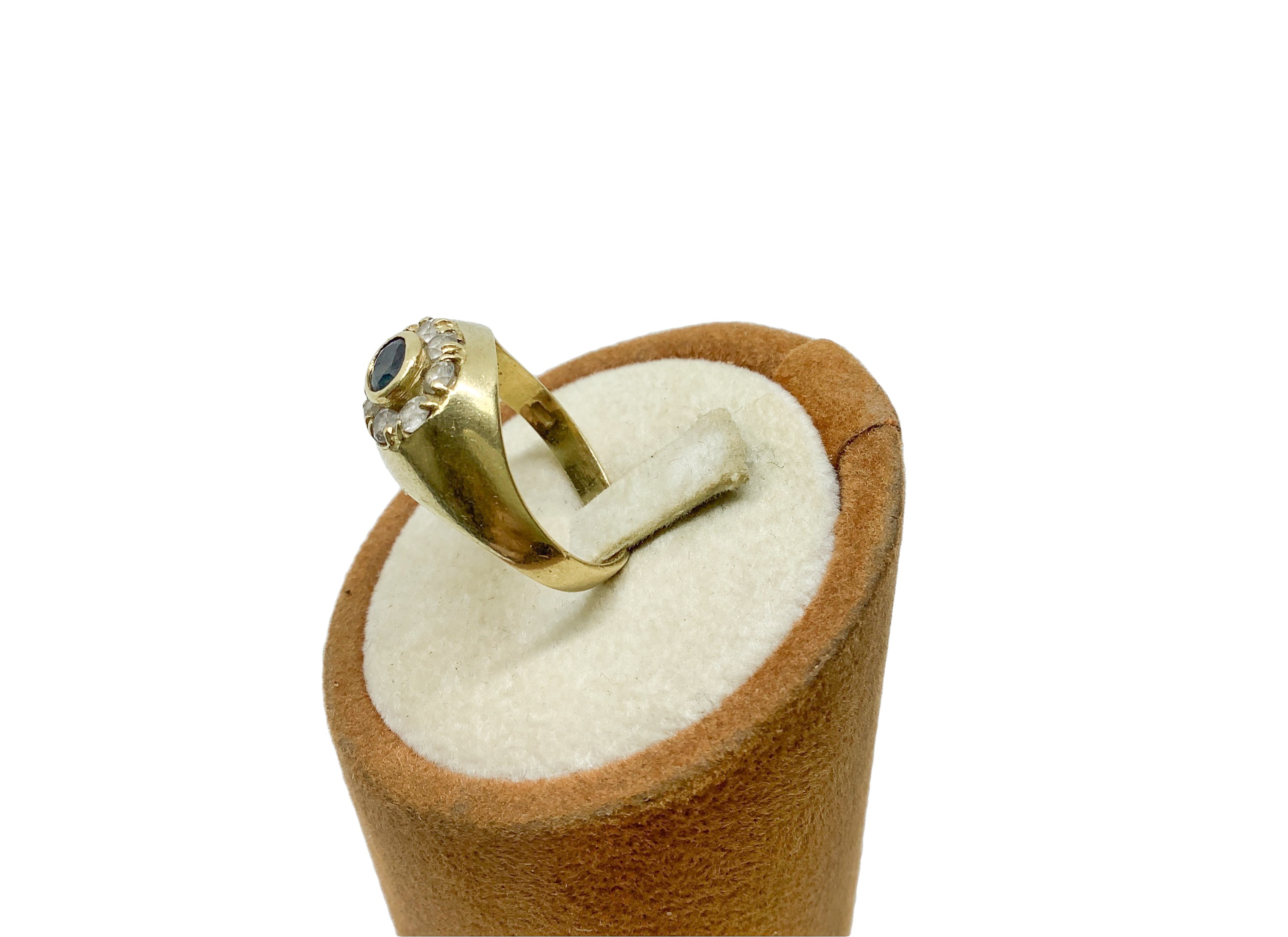 Anello in Oro Giallo con Zaffiro e Diamanti